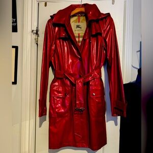 Women’s Burberry red patent hooded trench / rain coat